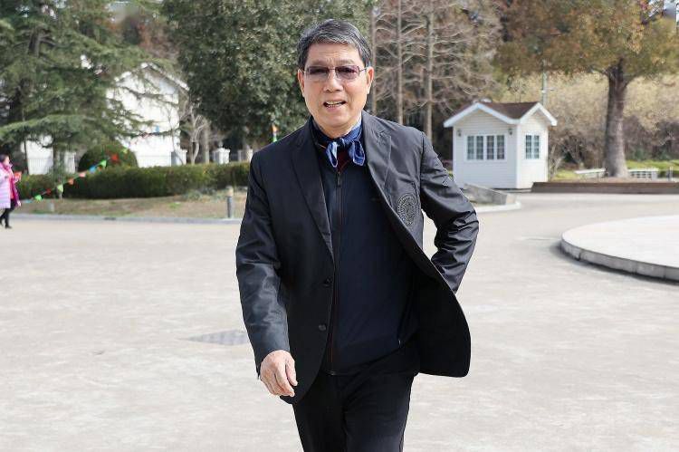 免费人成在线观看播放国产