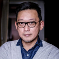 女裸无奶罩无内裤无内衣视频